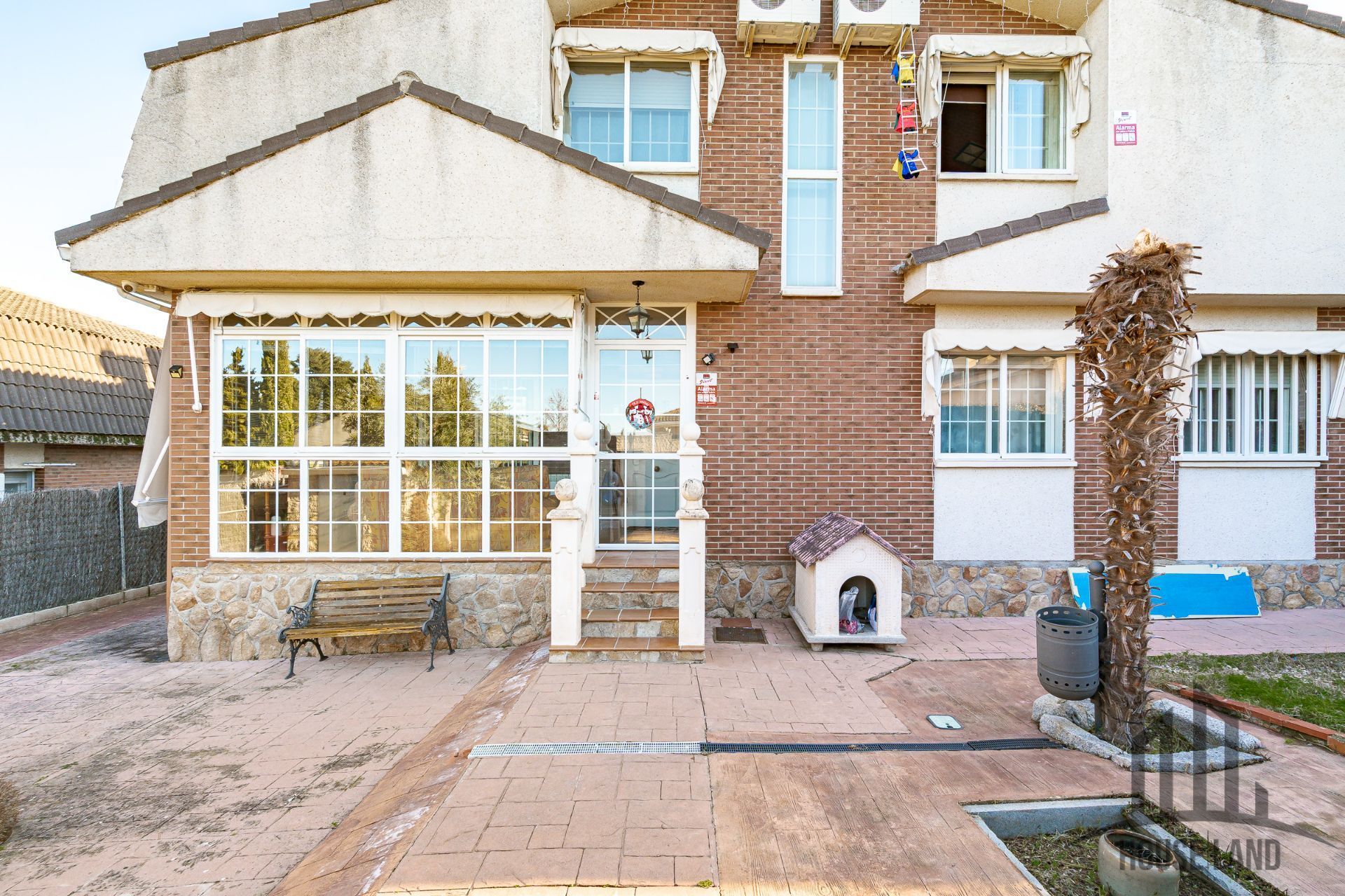 Vista exterior de Casa o xalet en venda en El Casar amb Calefacció, Jardí privat i Traster