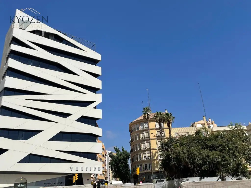 Außenansicht von Büro zur Miete in Málaga mit Klimaanlage, Heizung und Terrasse