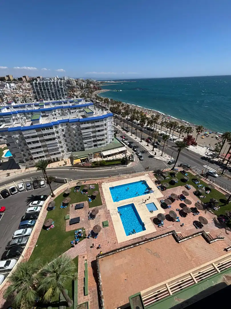 Vista exterior de Dúplex en venta en Benalmádena con Aire acondicionado, Terraza y Piscina comunitaria