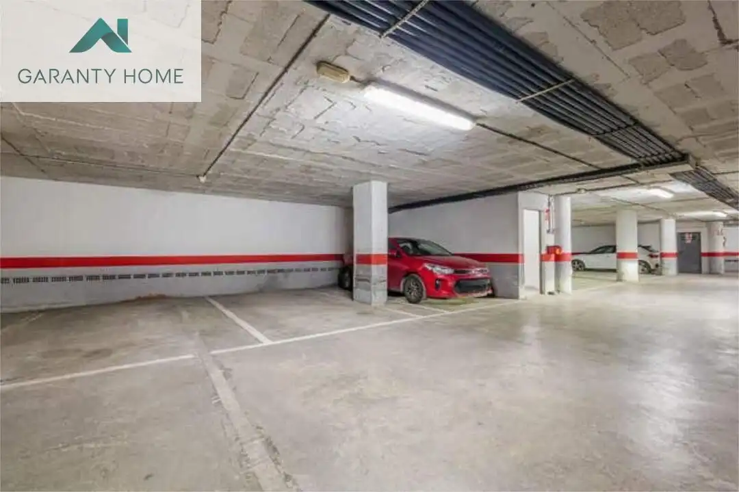 Parking de Piso de alquiler en Málaga con Aire acondicionado, Trastero y Amueblado