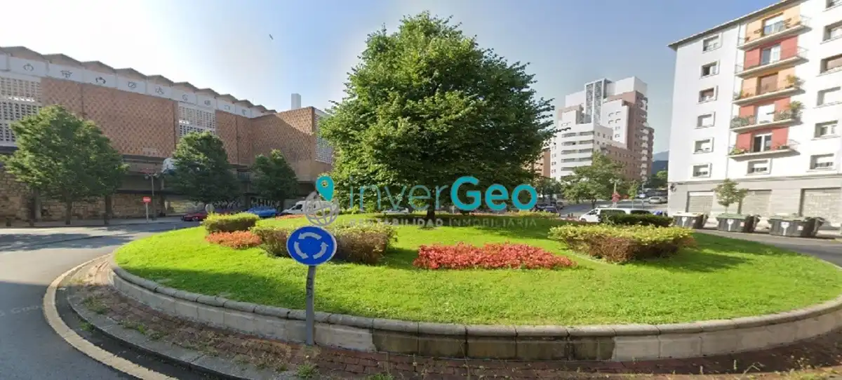 Vista exterior de Local en venda en Bilbao  amb Moblat i Alarma