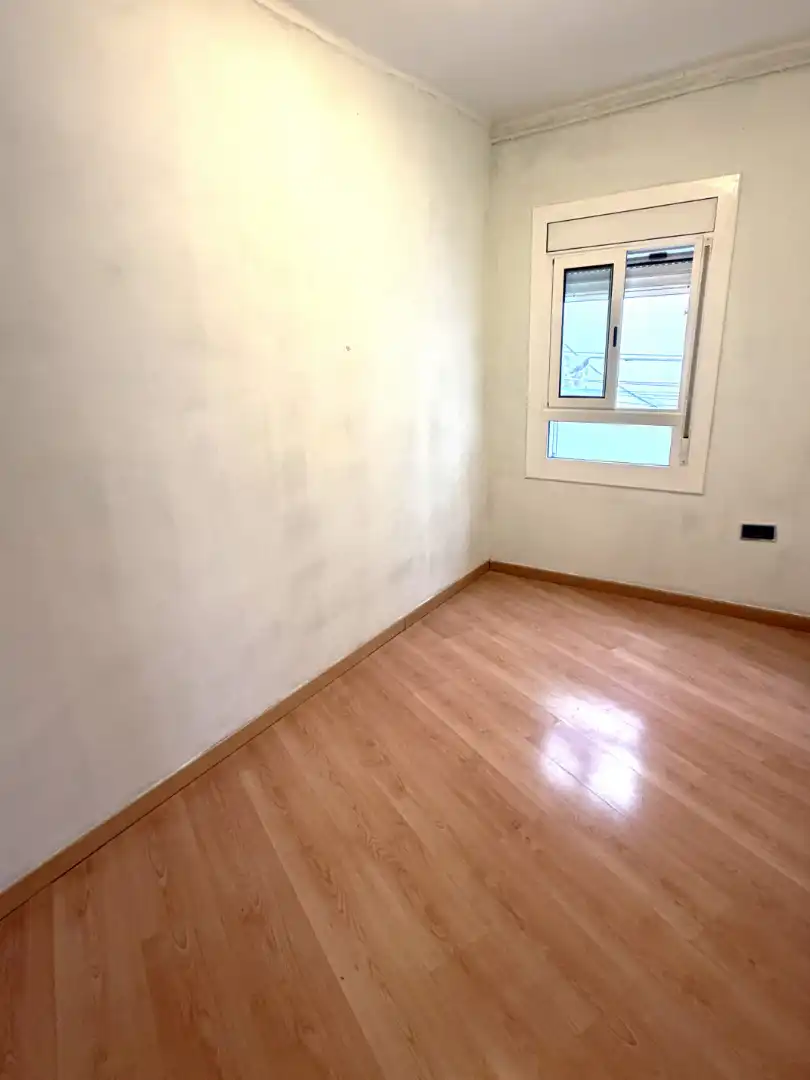 Schlafzimmer von Wohnung zum Verkauf in Barcelona mit Klimaanlage und Heizung