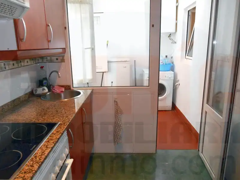 Cocina de Piso en venta en Oviedo  con Calefacción, Trastero y Amueblado