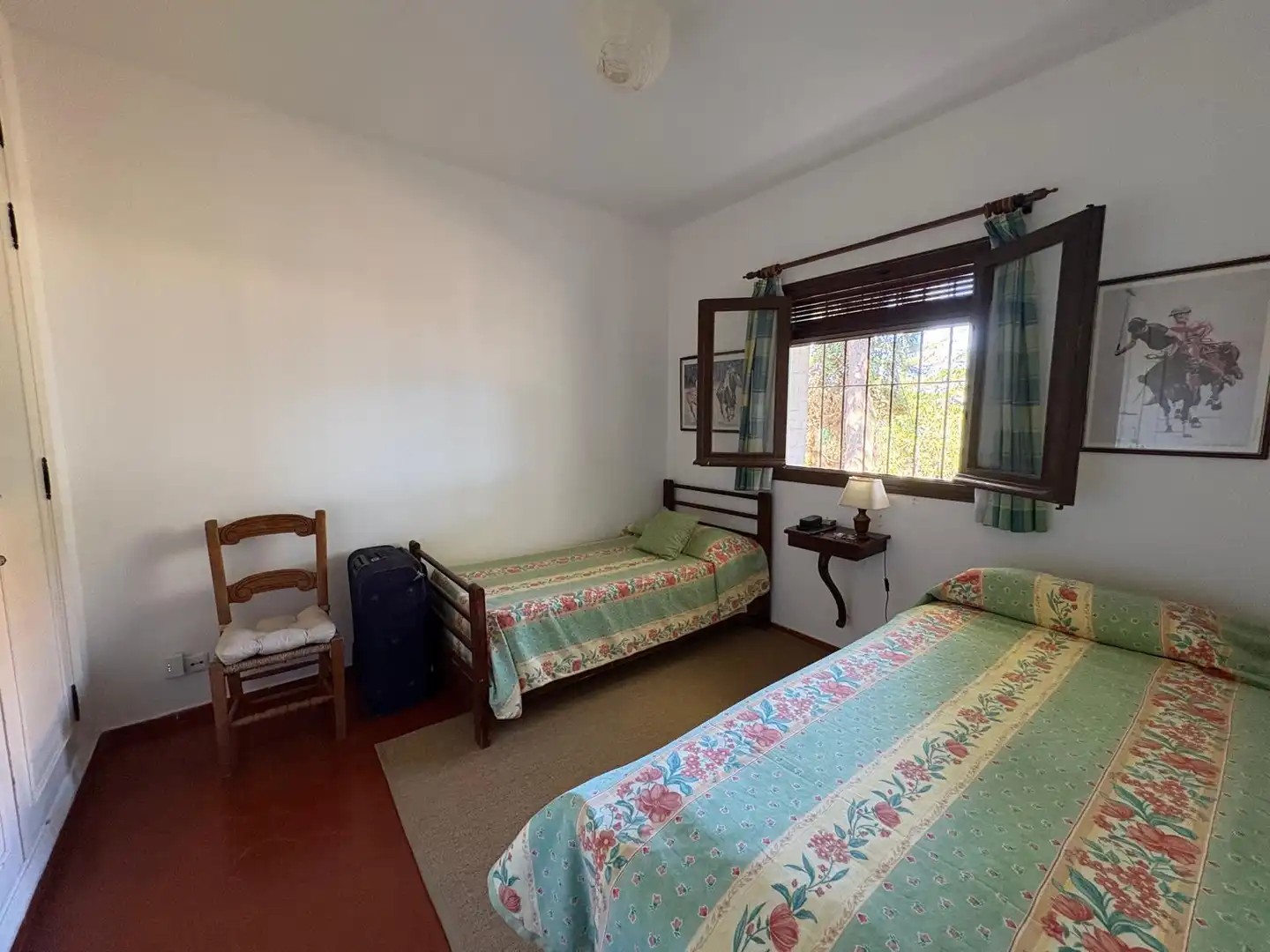 Dormitori de Casa o xalet en venda en Algeciras amb Aire condicionat, Jardí privat i Parquet