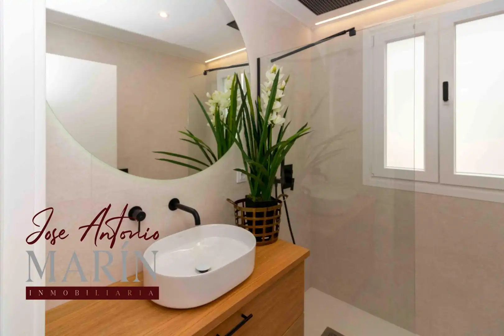 Bany de Apartament en venda en Badajoz amb Aire condicionat
