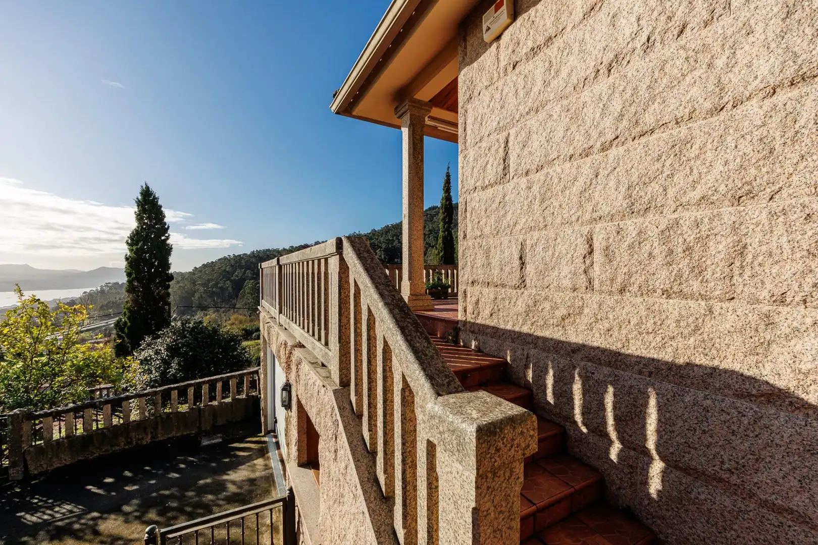 Außenansicht von Haus oder Chalet zum Verkauf in Moaña mit Heizung, Abstellraum und Balkon