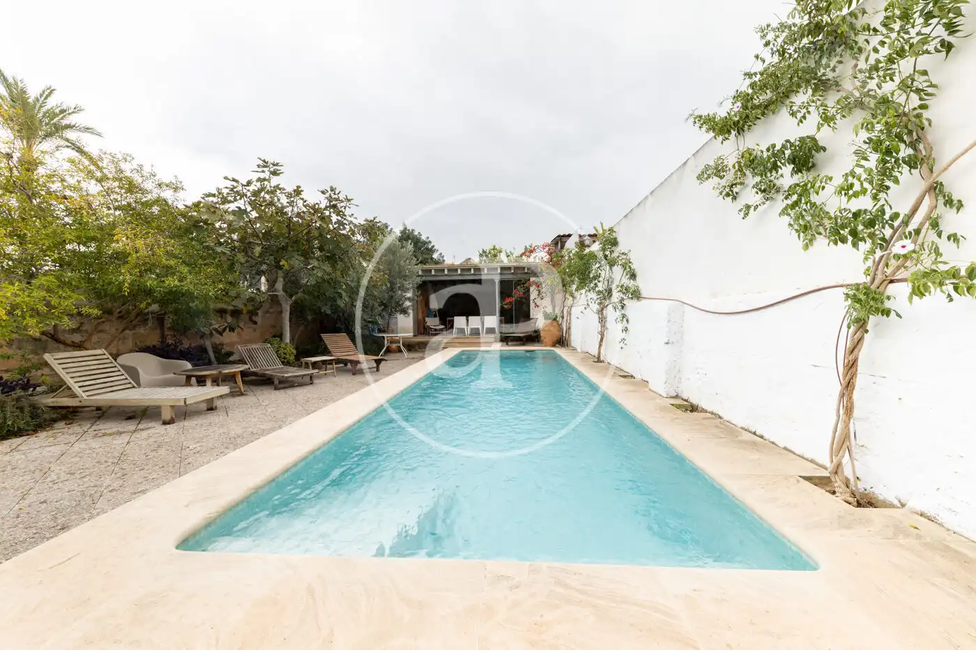 Schwimmbecken von Einfamilien-Reihenhaus zum Verkauf in  Palma de Mallorca mit Klimaanlage, Heizung und Privatgarten