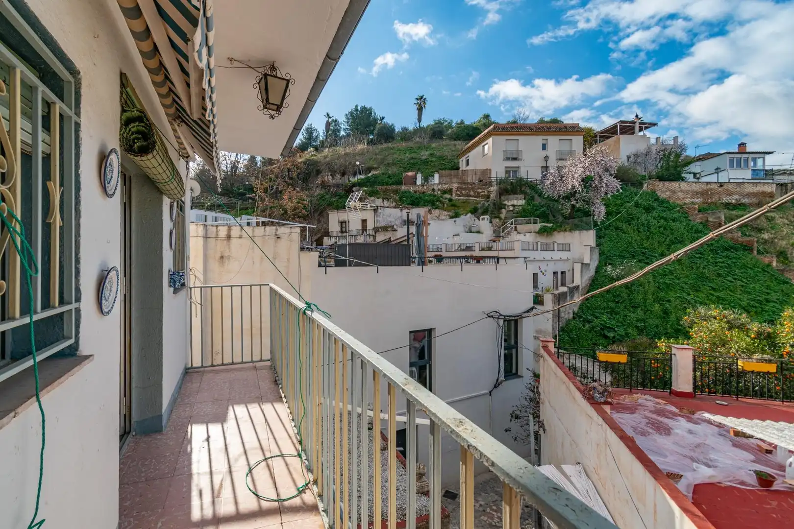 Vista exterior de Casa o xalet en venda en Granada amb Jardí privat i Terrassa