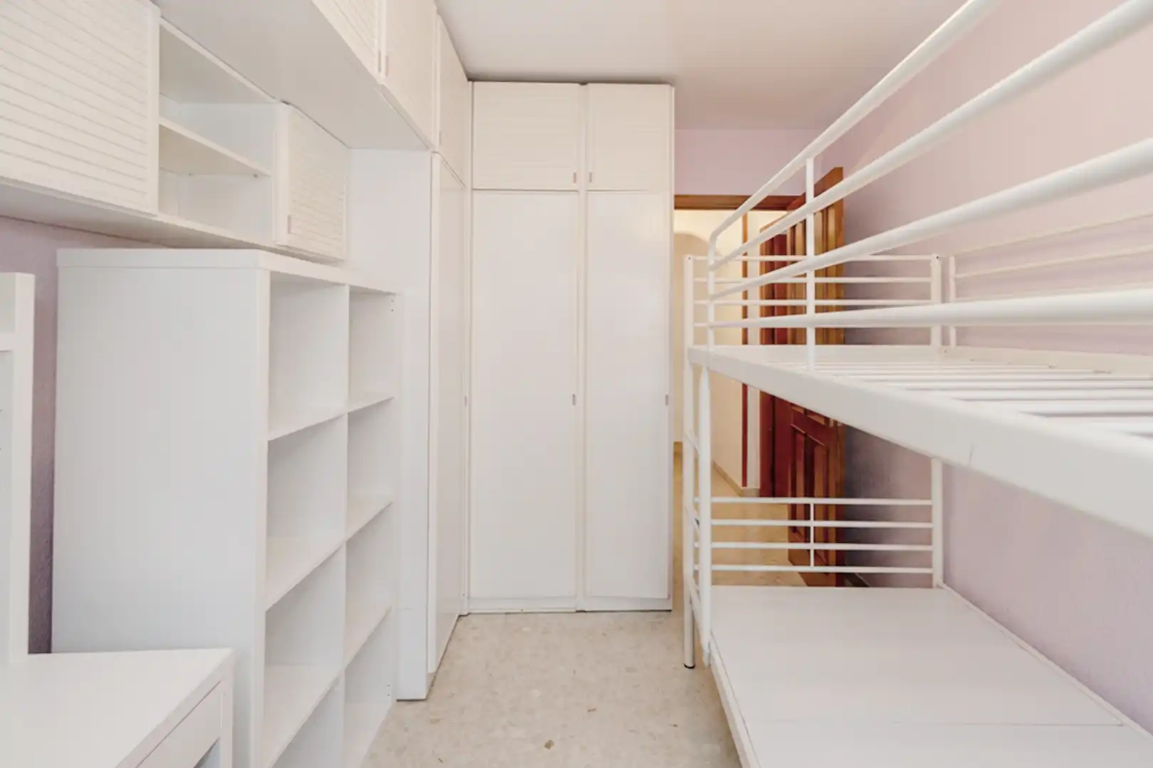 Habitación de Piso en venta en Málaga con Amueblado, Balcón y Piscina comunitaria