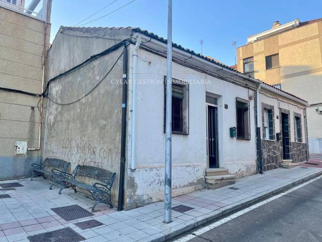 Casa adosada en Venta en Santa Teresita de Jesus en Barrio Blanco