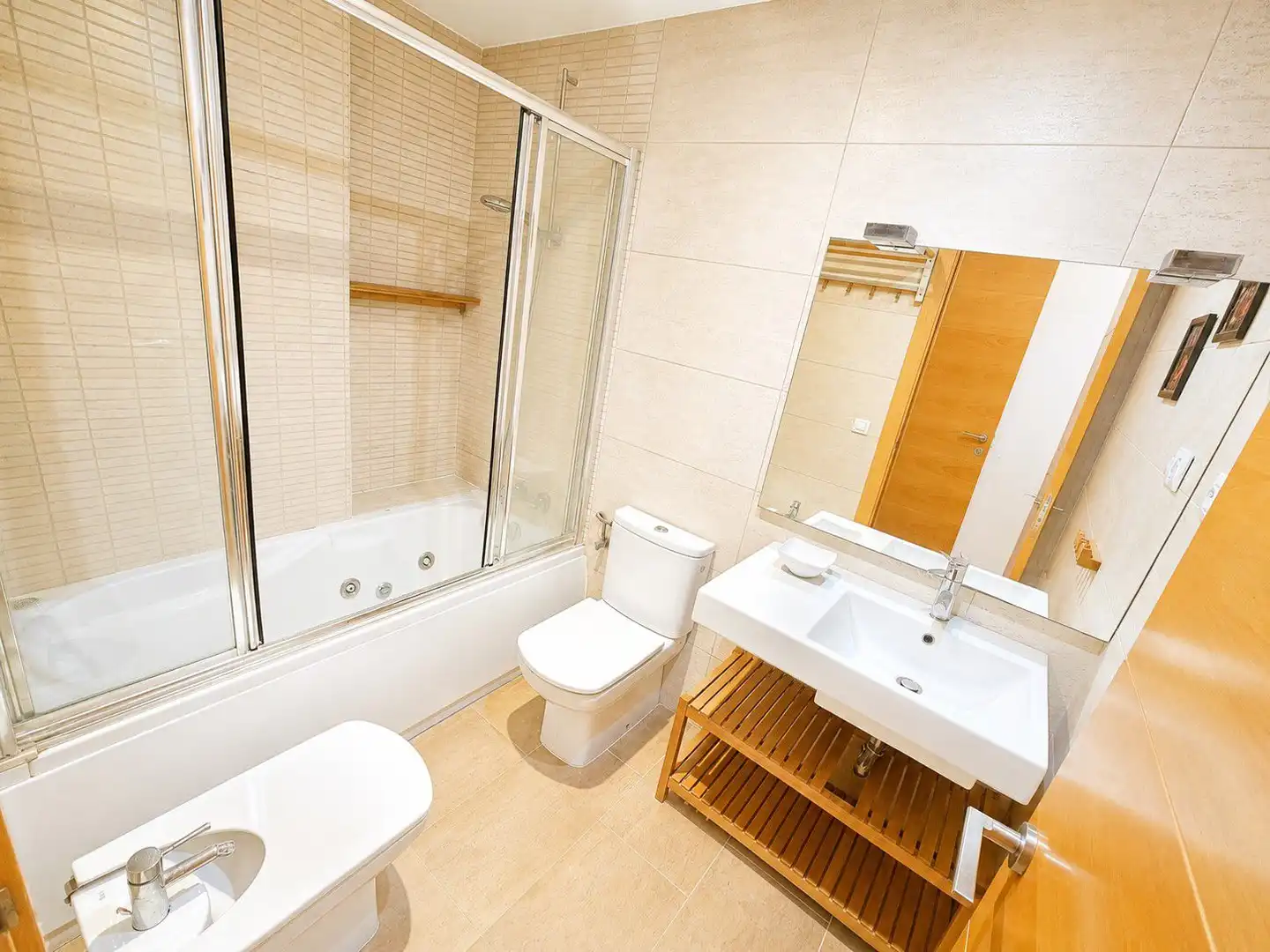 Bathroom of Flat for sale in El Vendrell  with Air Conditioner, Heating and Terrace