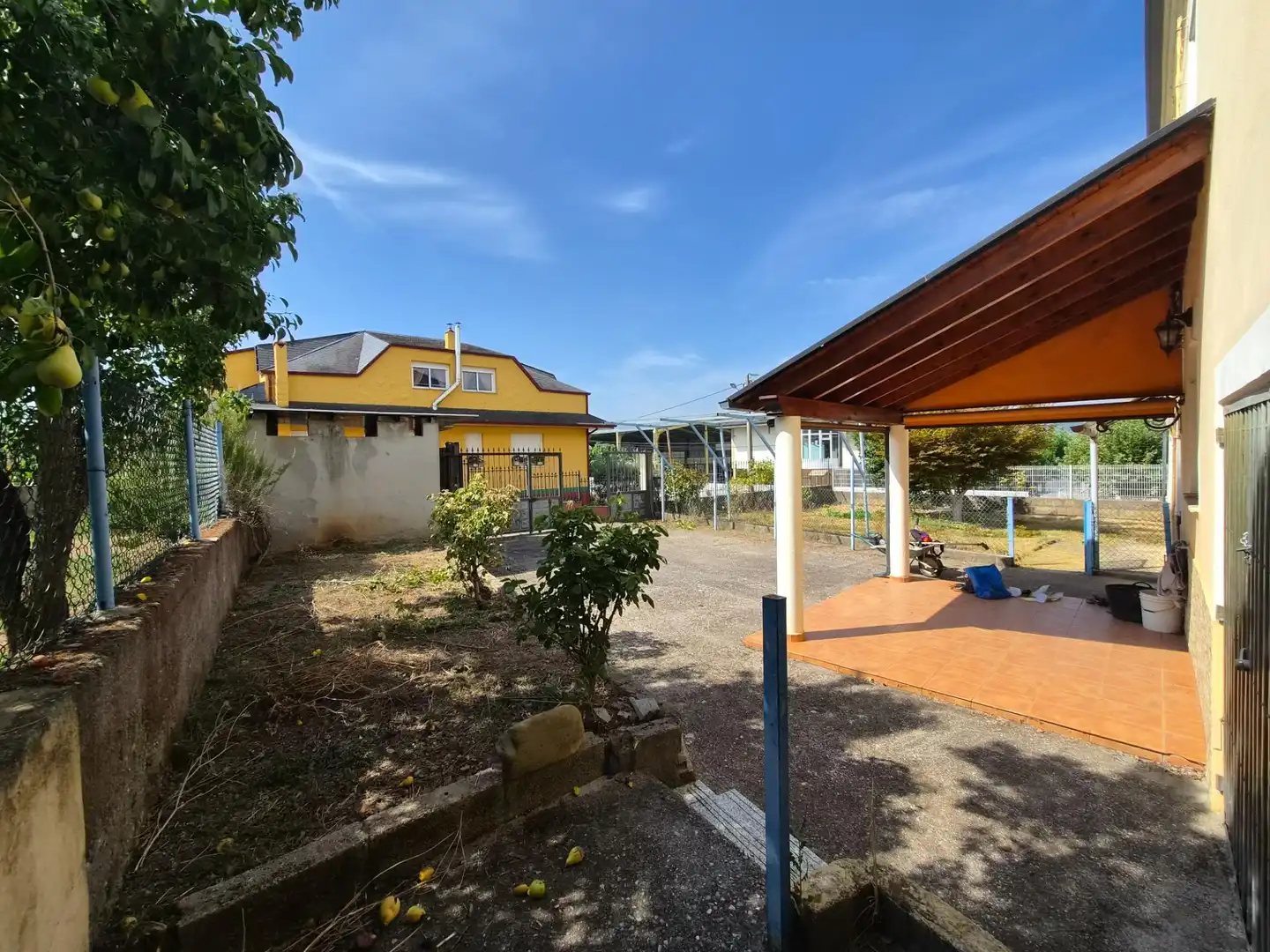 Exterior view of Residential for sale in Cacabelos