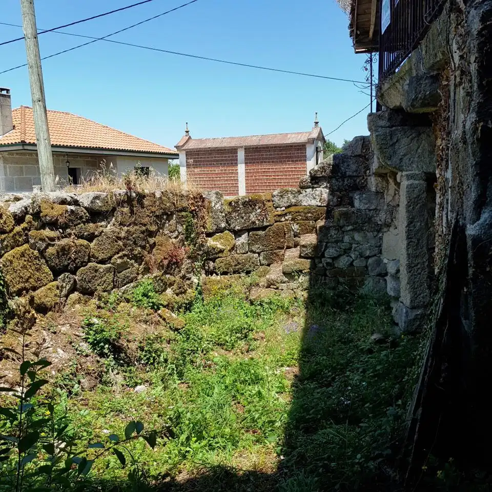Casa o xalet en venda en O Pereiro de Aguiar  amb Jardí privat