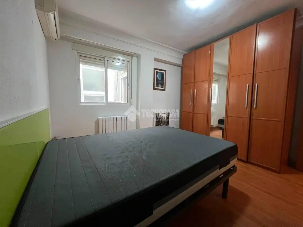 Bedroom of Flat for sale in Zaragoza