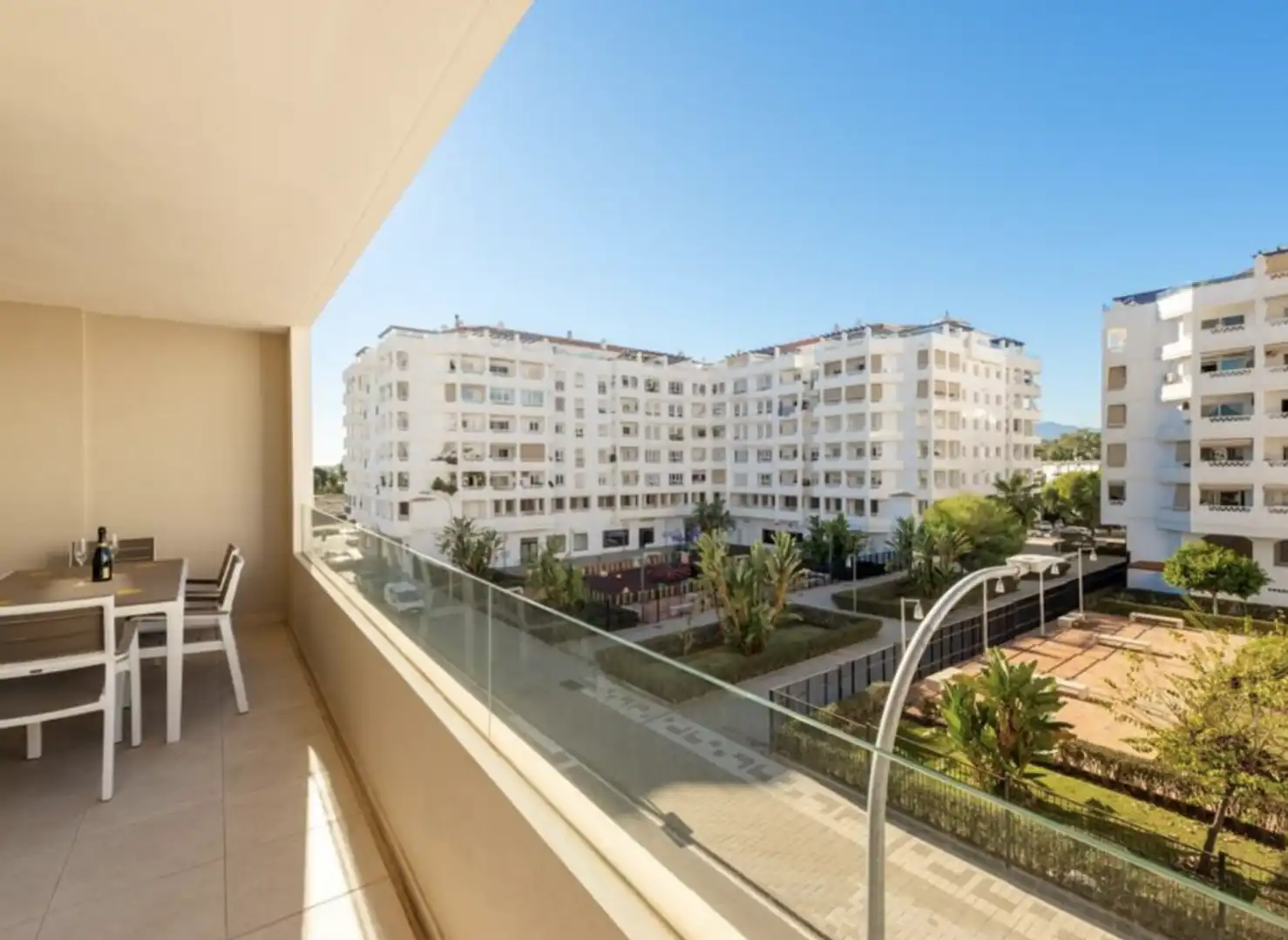 Vista exterior de Apartamento en venta en Marbella con Aire acondicionado, Calefacción y Terraza