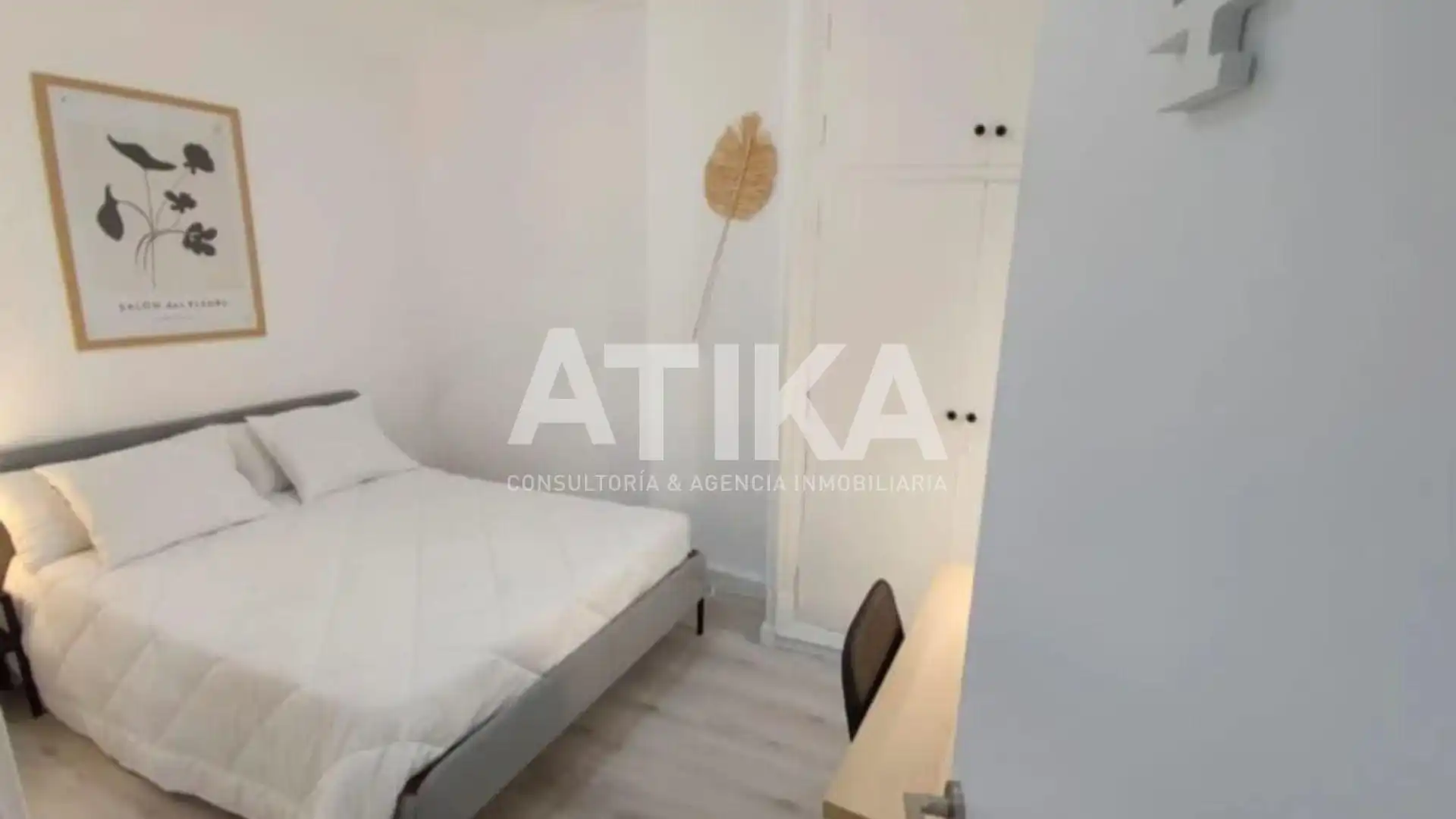Bedroom of Flat for share in Ontinyent  with Air Conditioner, Heating and Parquet flooring