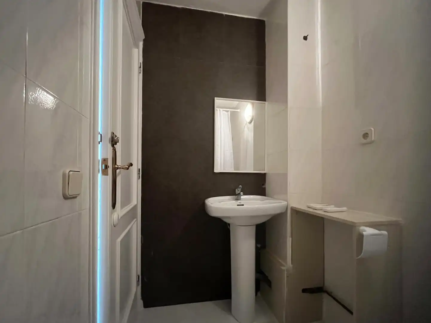 Baño de Local de alquiler en Girona con Aire acondicionado
