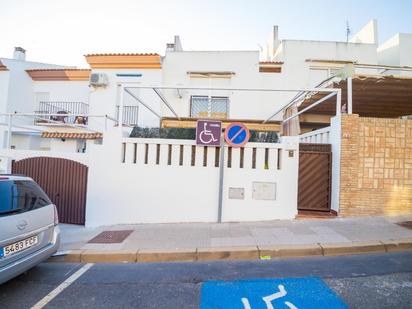 Vista exterior de Casa adosada en venda en Aljaraque amb Terrassa