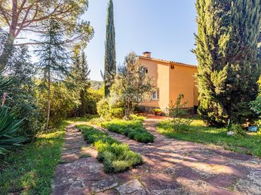 Casa amb balcó en venda a Valldoreix