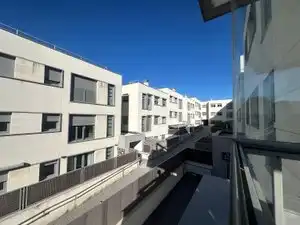 Außenansicht von Wohnung zum Verkauf in Las Rozas de Madrid mit Klimaanlage, Terrasse und Abstellraum