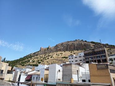 Adosado con balcón en venta en Calle los Almendros 2Y