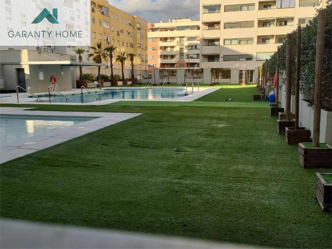 Piscina de Pis de lloguer en Málaga Capital amb Aire condicionat, Jardí privat i Terrassa