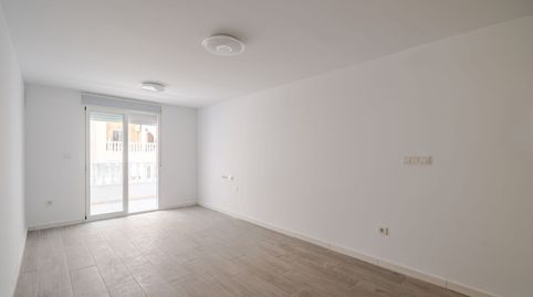 Foto 5 de Piso en venta en Calle Villa Madrid, Parque de las Naciones, Torrevieja