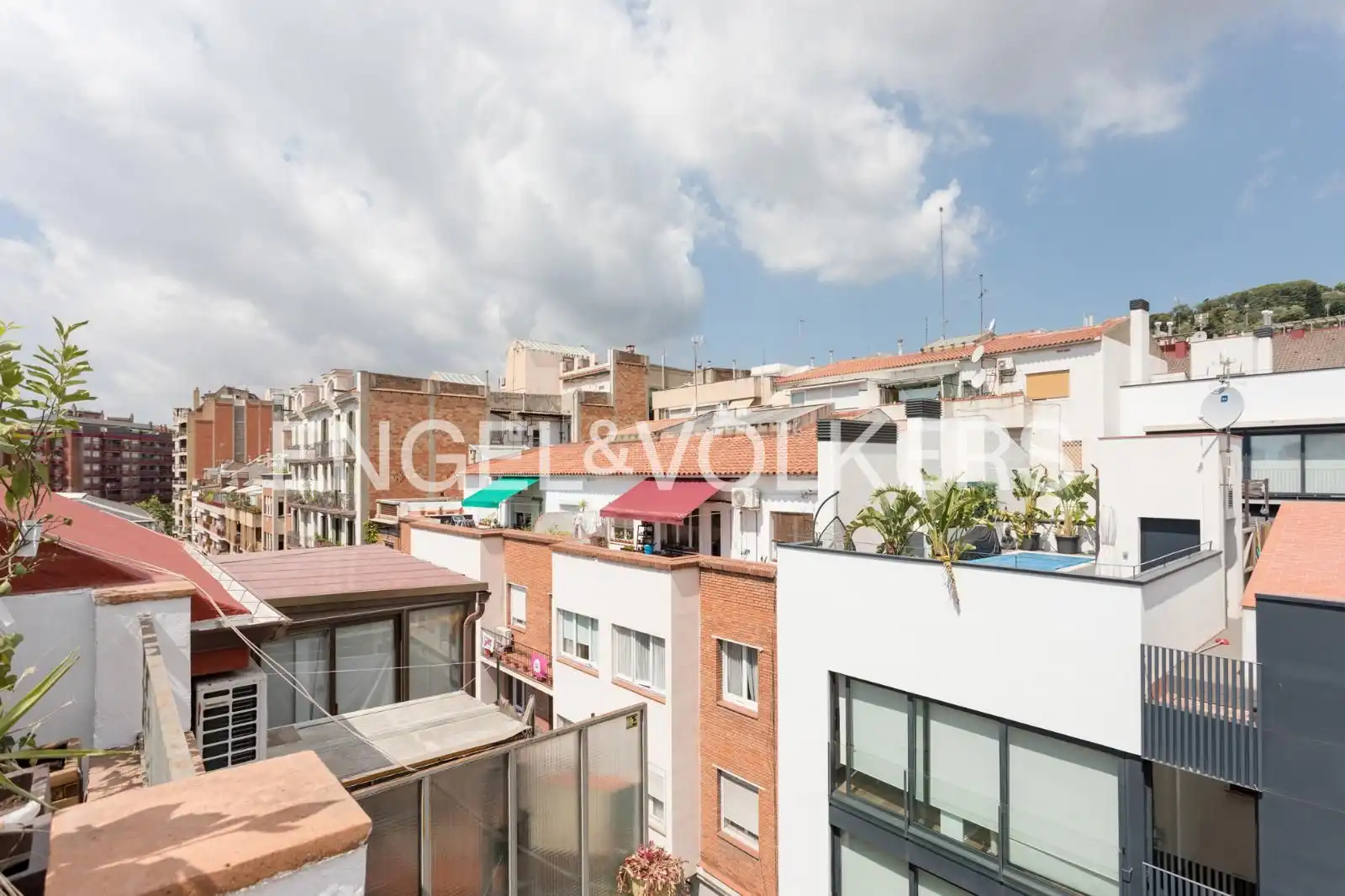 Exterior view of Attic for rent in Barcelona  with Air Conditioner, Heating and Parquet flooring