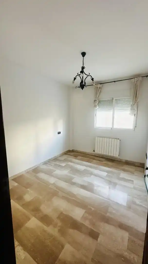 Dormitori de Casa adosada en venda en Jaén amb Aire condicionat i Balcó