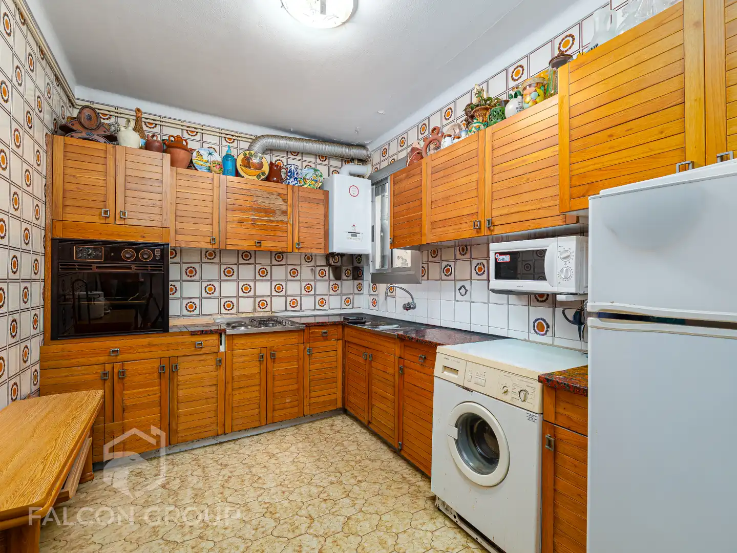Kitchen of Flat for sale in Vilanova i la Geltrú  with Terrace and Balcony