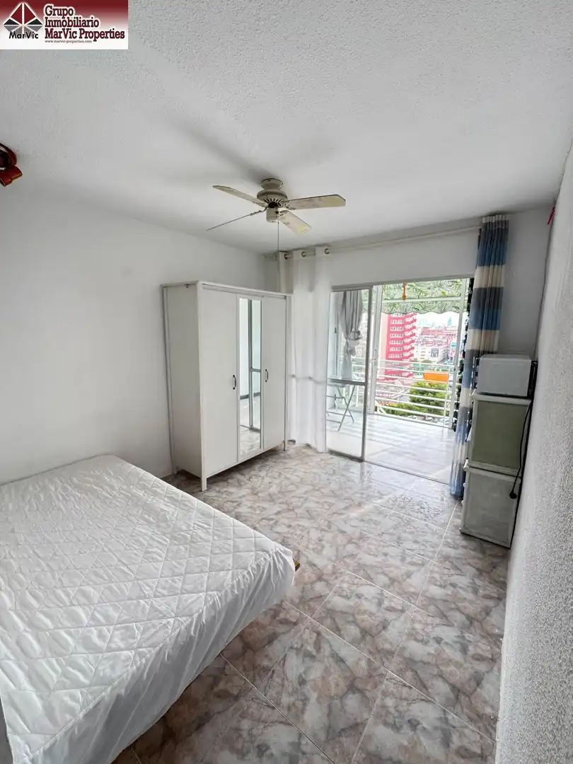 Dormitori de Estudi en venda en Benidorm amb Jardí privat, Moblat i Piscina comunitària