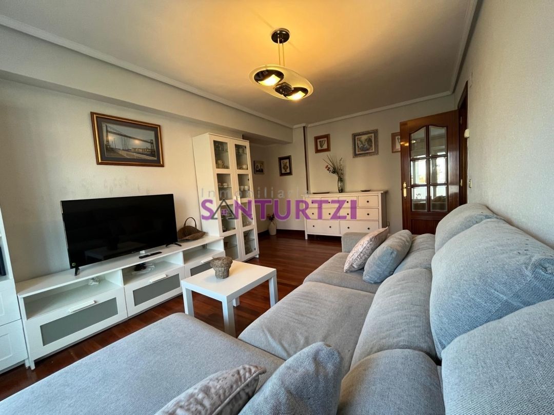 Sala de estar de Piso en venta en Barakaldo  con Calefacción y Jardín privado