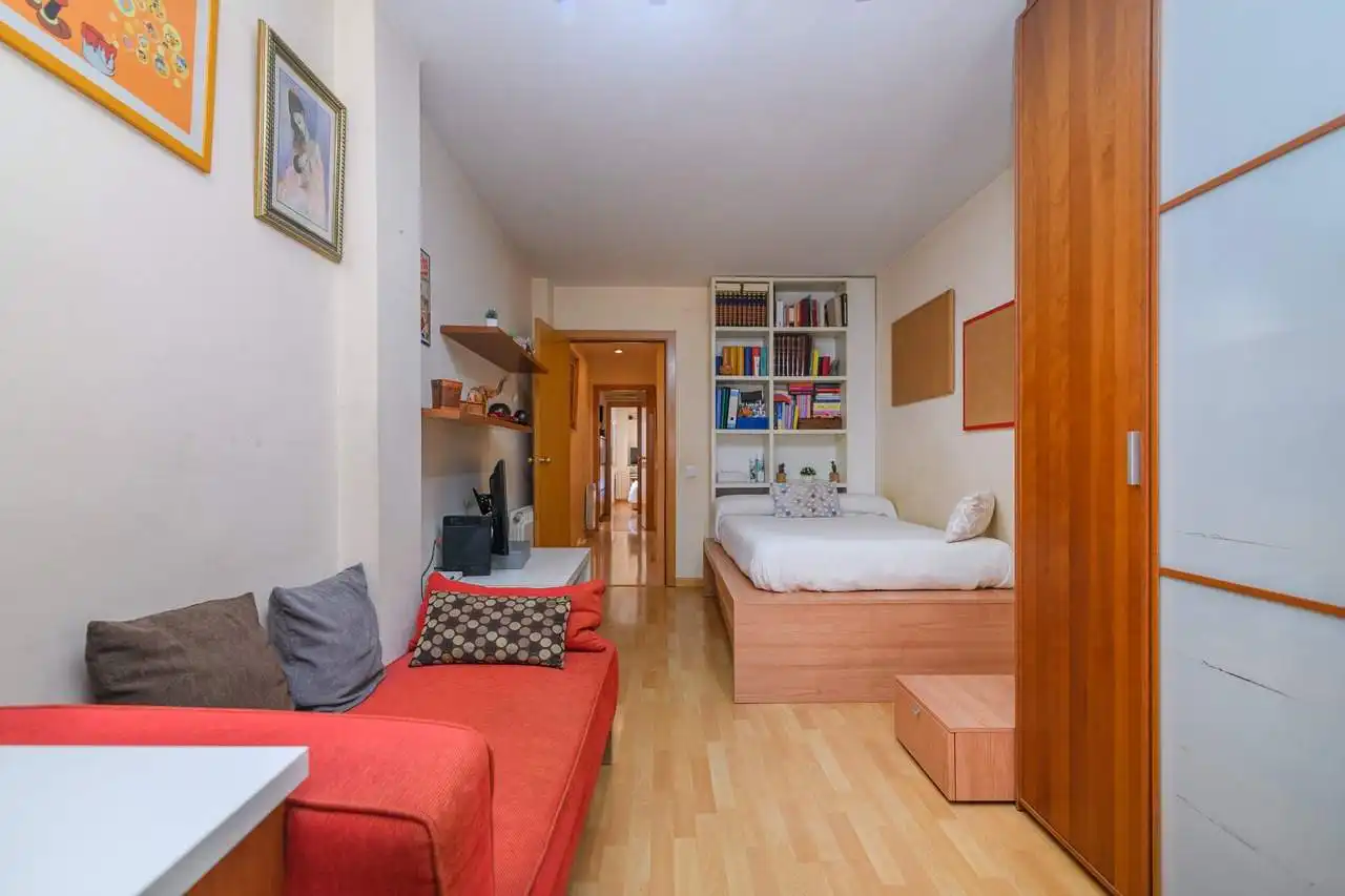 Schlafzimmer von Maisonette zum Verkauf in Barcelona mit Klimaanlage, Heizung und Parkett