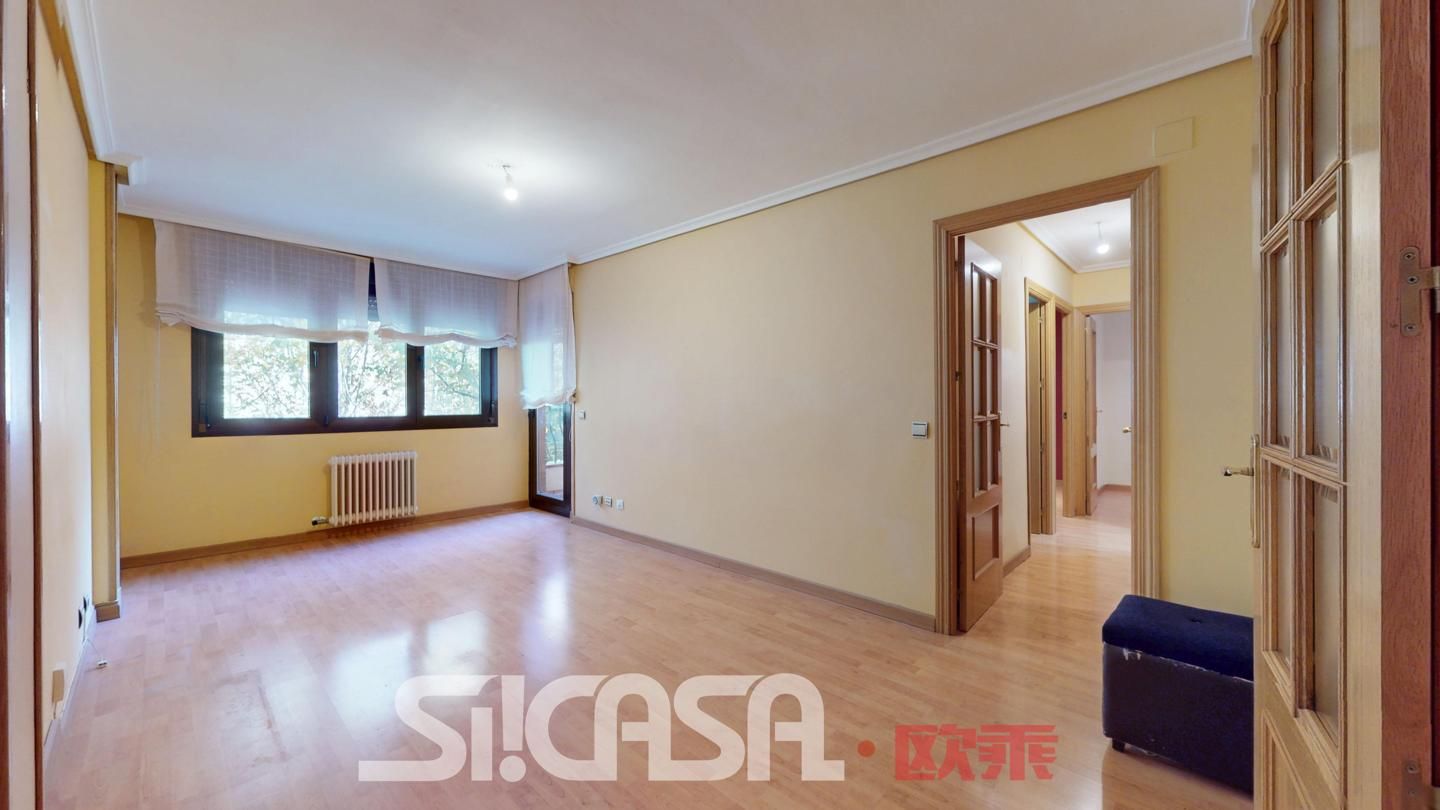 Dormitori de Pis en venda en Parla amb Terrassa