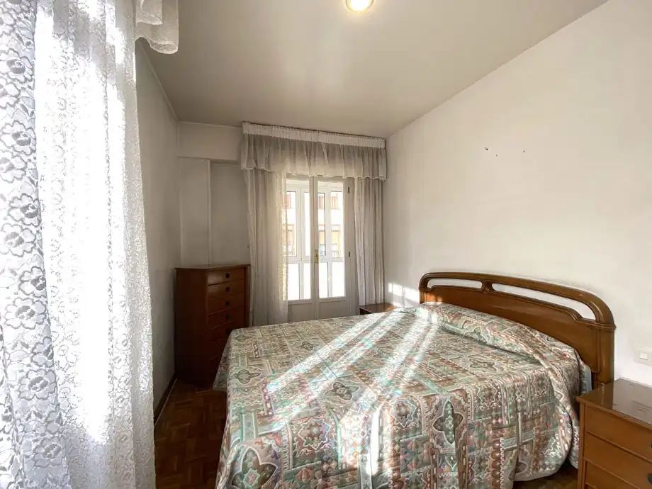 Dormitori de Pis en venda en Vitoria - Gasteiz amb Calefacció, Parquet i Traster