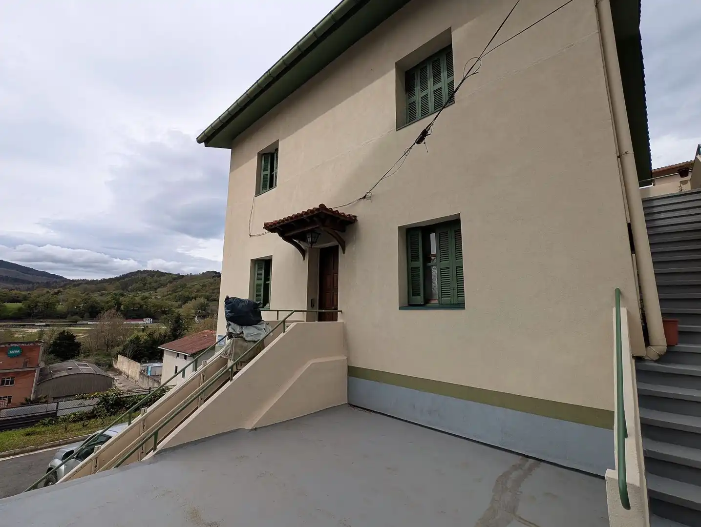 Vista exterior de Casa o chalet en venta en Lasarte-Oria con Calefacción, Jardín privado y Terraza