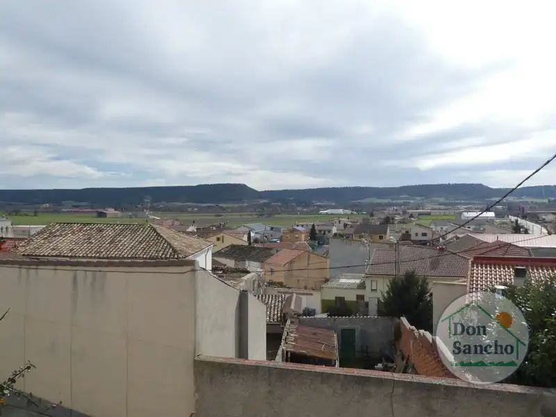 Exterior view of Houses for sale in Olivares de Duero
