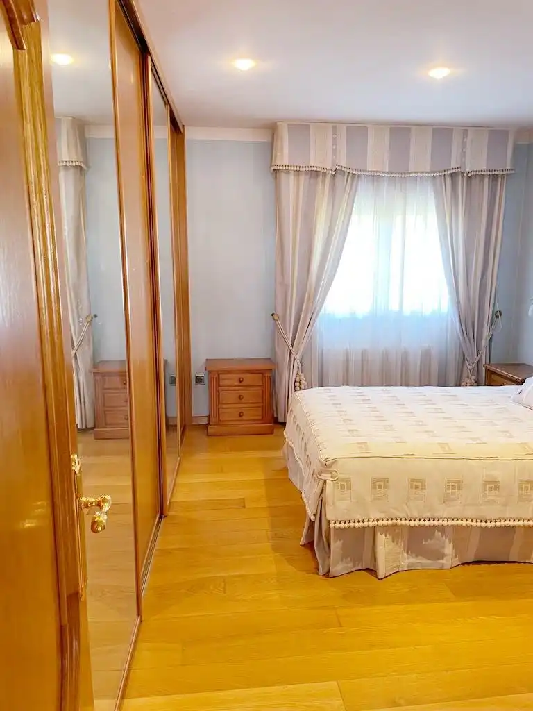 Dormitori de Casa o xalet en venda en Benicasim / Benicàssim amb Aire condicionat, Jardí privat i Terrassa