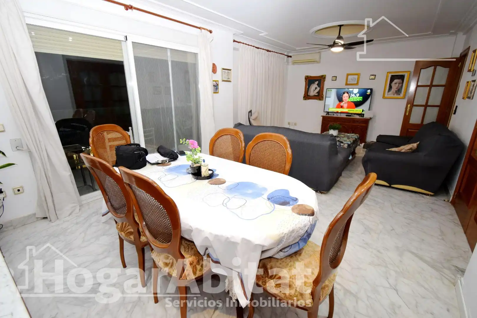 Living room of Flat for sale in Torrent  with Air Conditioner, Heating and Balcony