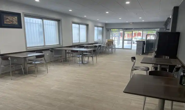 Locale commerciale in vendita a Muga-B 1, imagen 2
