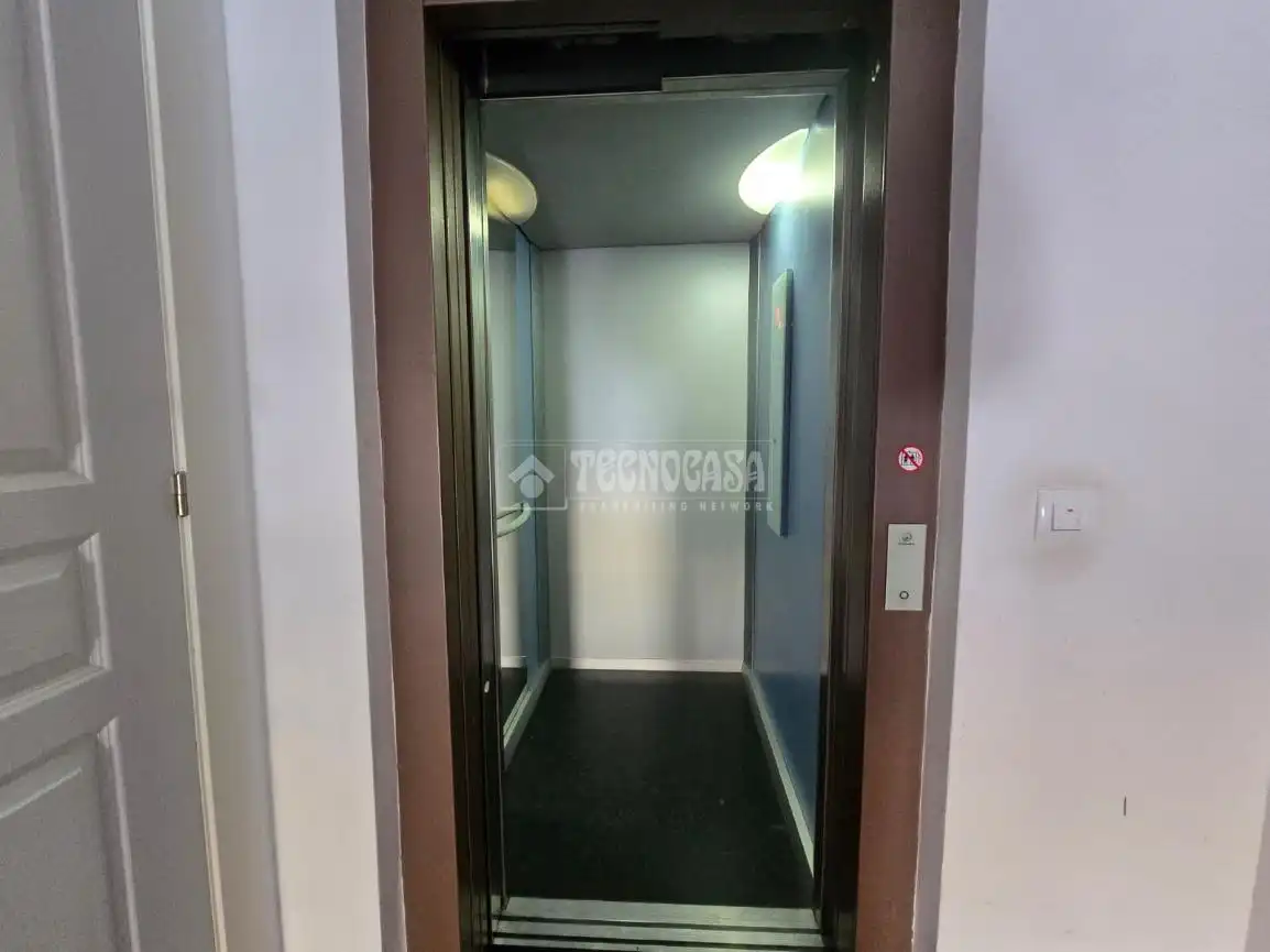 Piso en venta en Vélez de Benaudalla con Aire acondicionado, Terraza y Piscina comunitaria