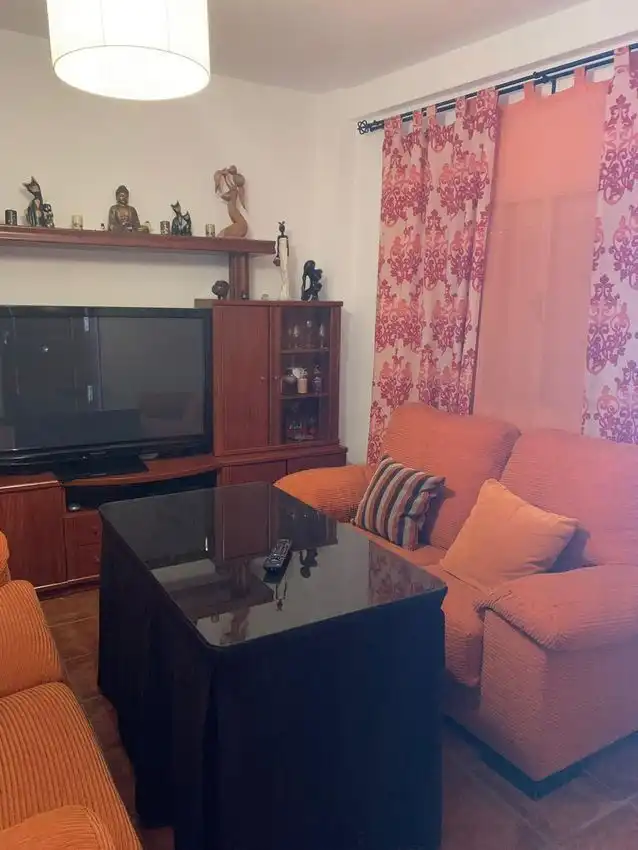 Sala d'estar de Casa adosada en venda en Arcos de la Frontera amb Aire condicionat