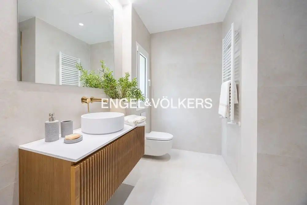 Baño de Piso en venta en Madrid con Aire acondicionado, Calefacción y Trastero