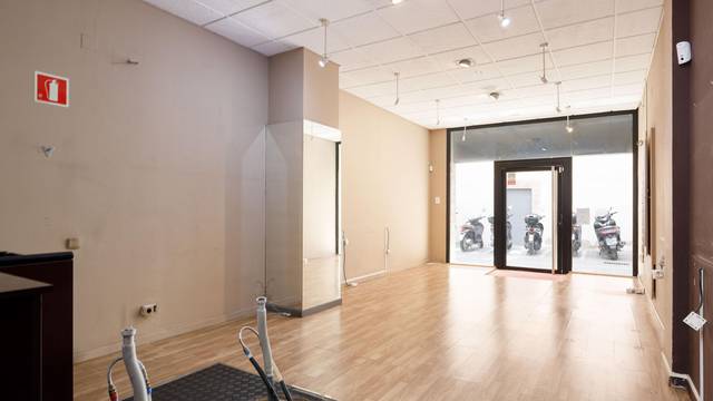 Local comercial en Alquiler en  CALLE SANT GERVASI, 64 en Centre Vila