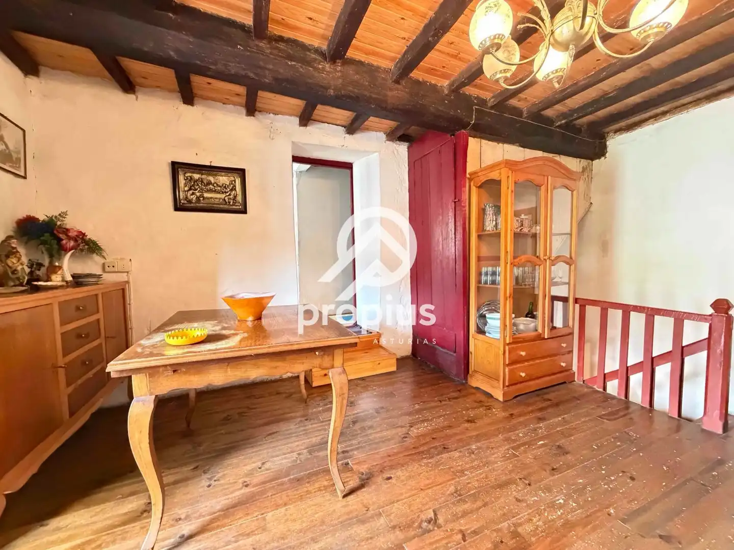 Cuina de Casa o xalet en venda en Llanes amb Calefacció, Terrassa i Traster