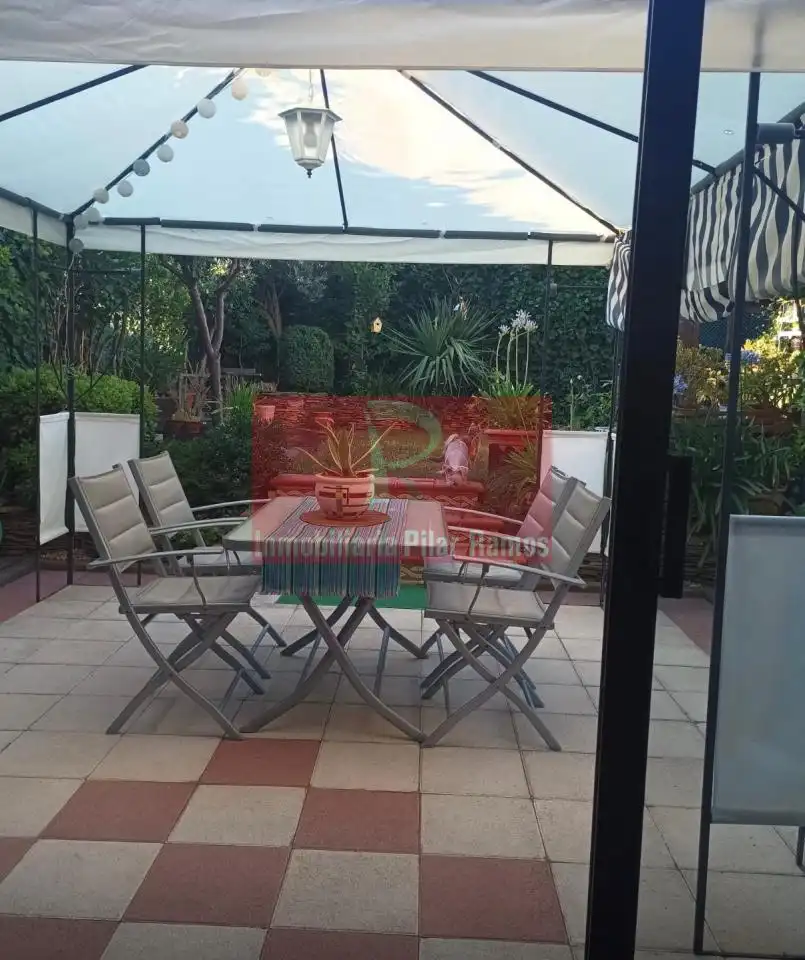 Terrassa de Casa o xalet en venda en San Andrés del Rabanedo amb Calefacció, Jardí privat i Terrassa