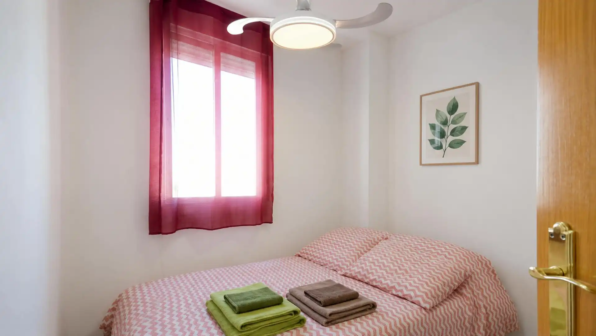 Schlafzimmer von Wohnung zur Miete in Madrid mit Klimaanlage, Heizung und Möbliert