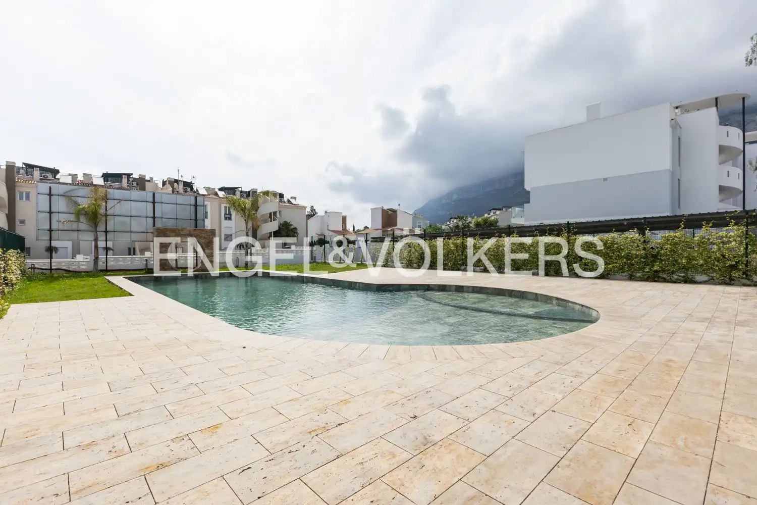Piscina de Piso en venta en Dénia con Aire acondicionado, Calefacción y Jardín privado