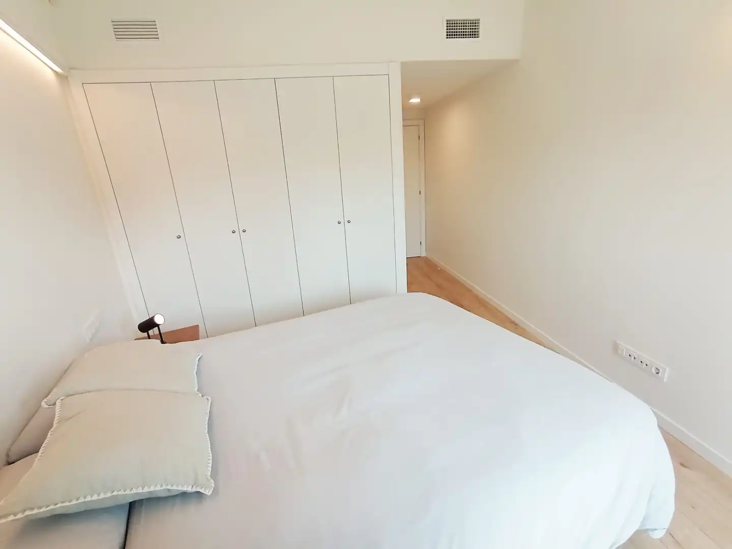 Bedroom of Flat for rent in Terrassa  with Air Conditioner, Heating and Terrace