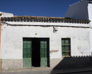 Vista exterior de Casa adosada en venda en Carrión de los Céspedes